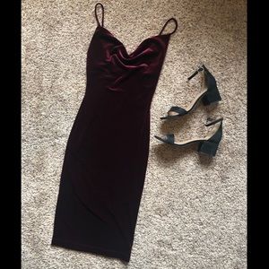 *NWT* JAZZY BELLE BURGUNDY VELVET DRESS